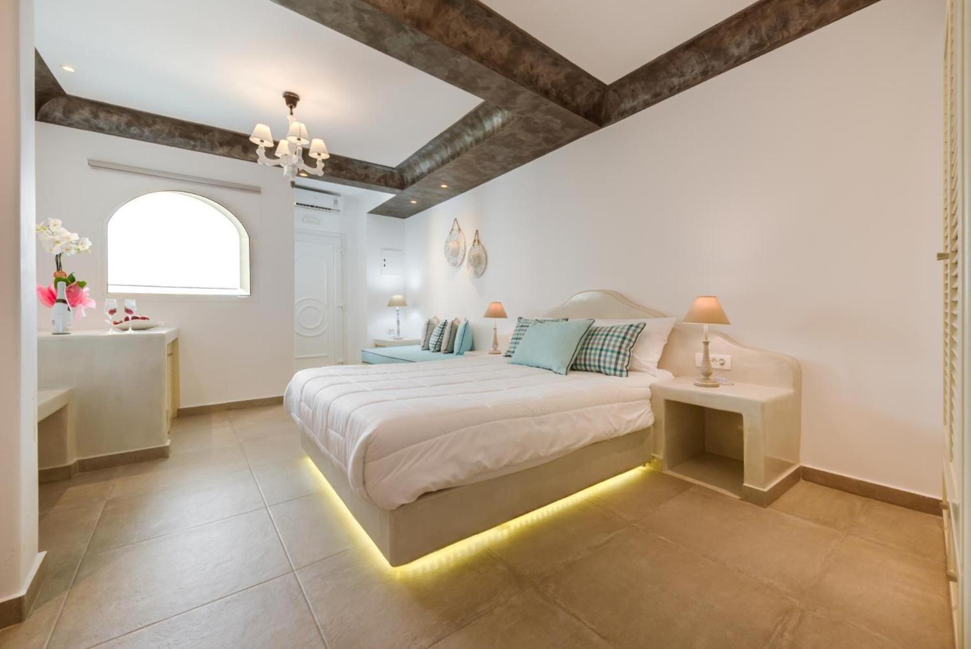 B Suites Fira  Ngoại thất bức ảnh