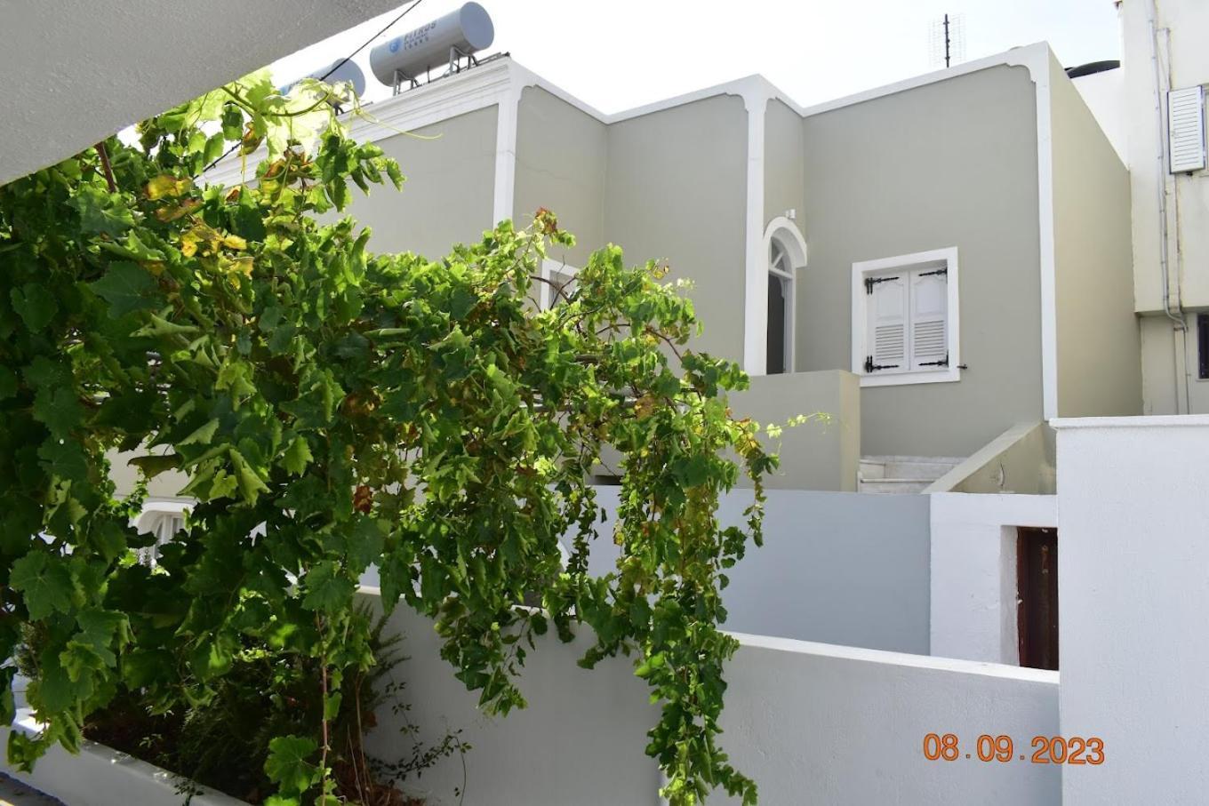 B Suites Fira  Phòng bức ảnh