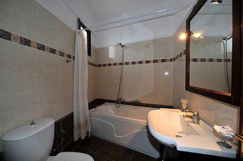 B Suites Fira  Ngoại thất bức ảnh