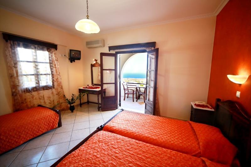 B Suites Fira  Ngoại thất bức ảnh
